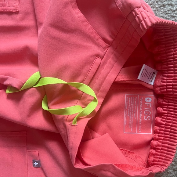 Figs Scrub - Picture 4 of 5